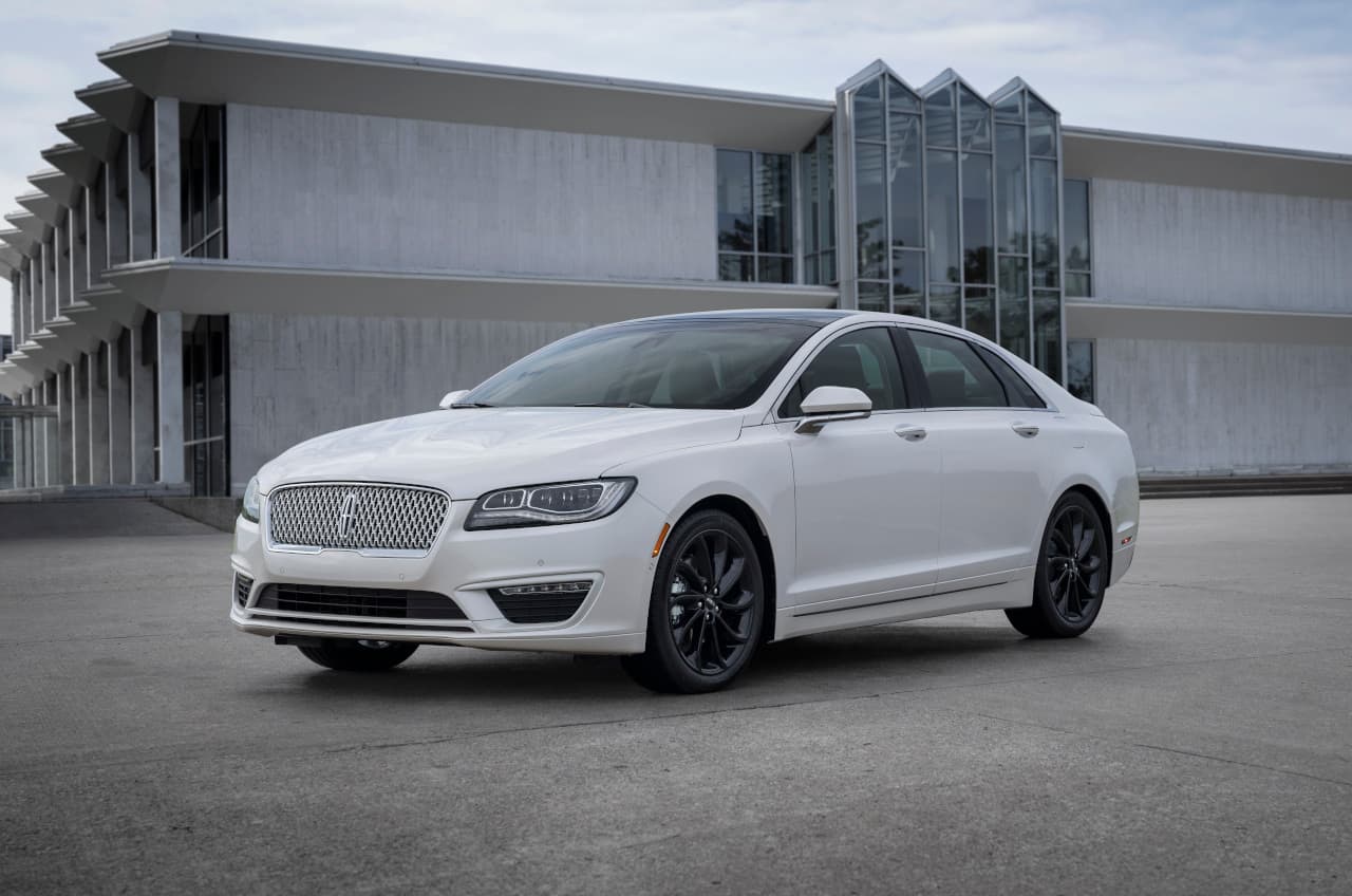 Lincoln MKZ wheel, tire sizes, bolt pattern